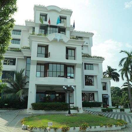 The Windsor Castle Hotel Kottayam Exterior photo