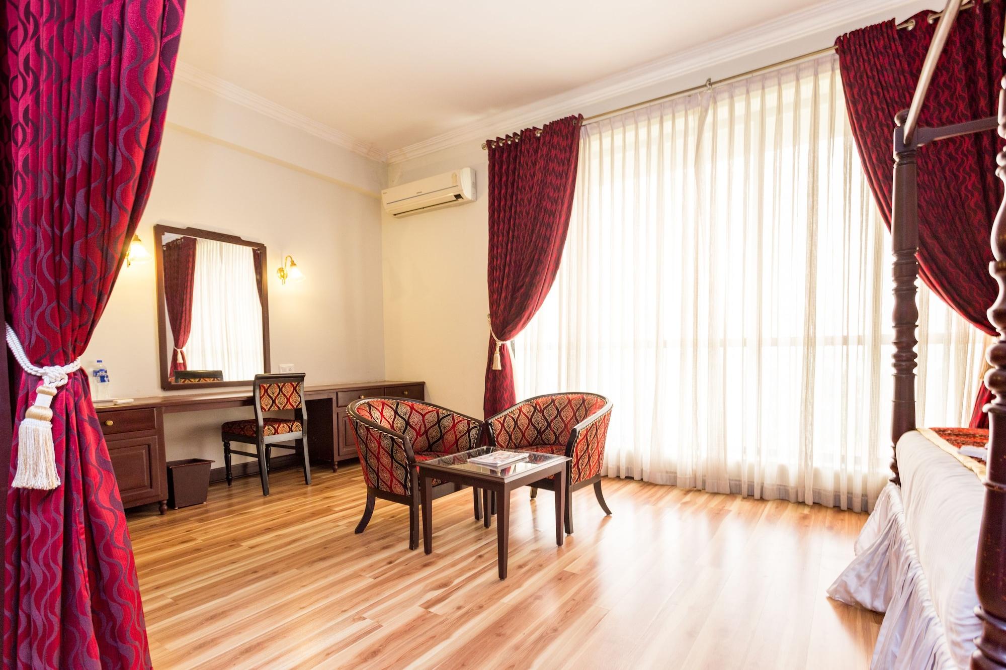 The Windsor Castle Hotel Kottayam Exterior photo