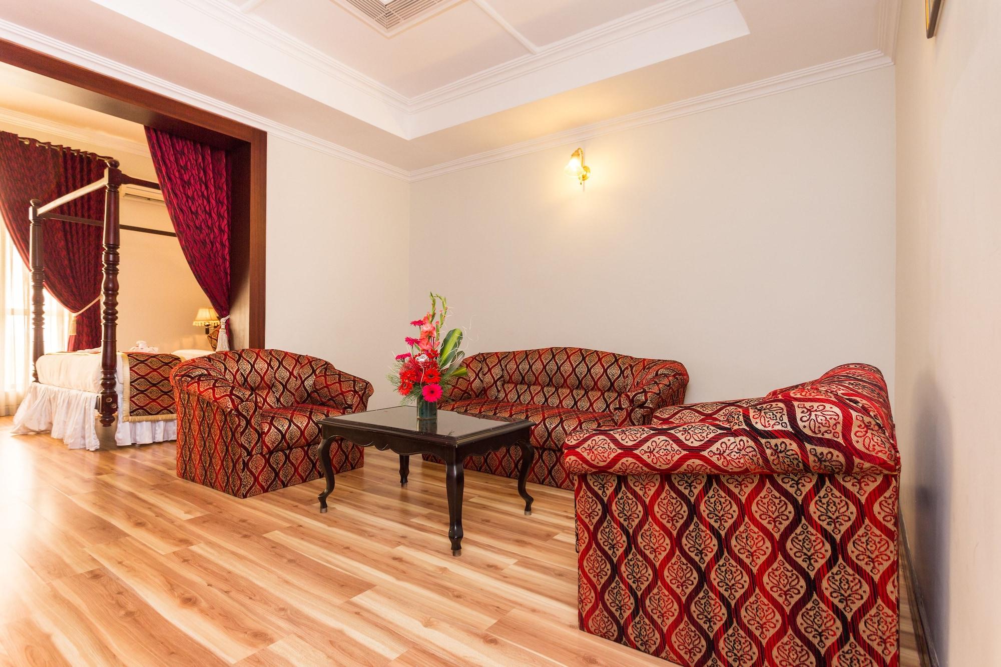 The Windsor Castle Hotel Kottayam Exterior photo