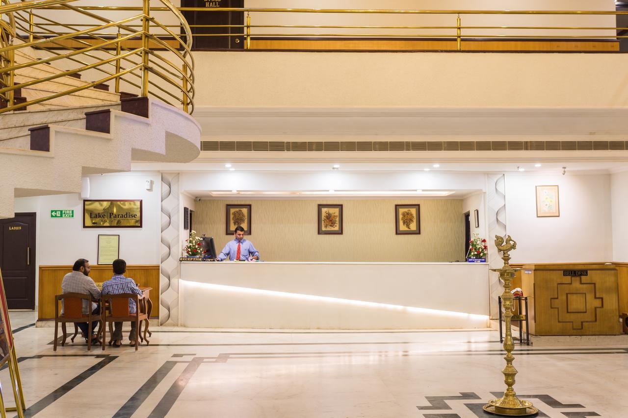 The Windsor Castle Hotel Kottayam Exterior photo