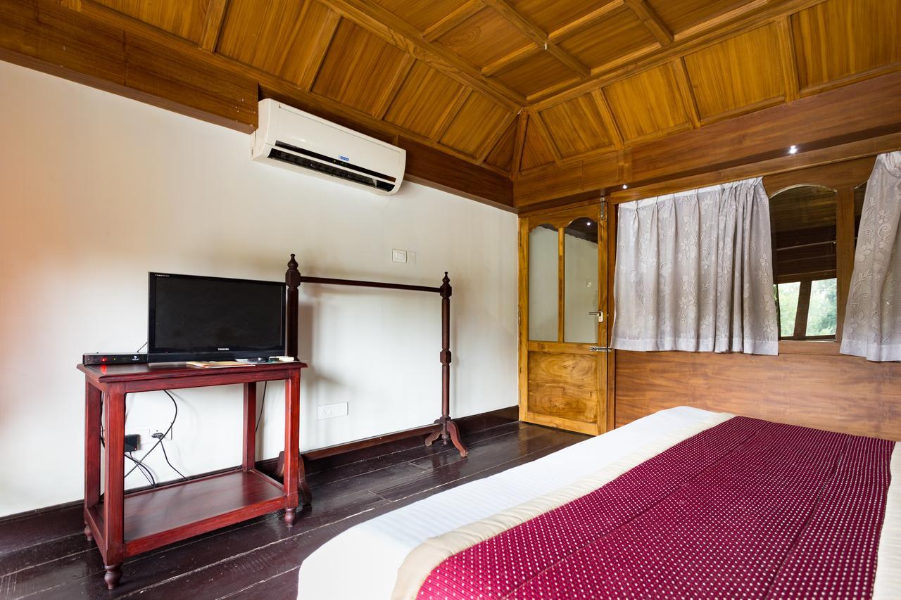 The Windsor Castle Hotel Kottayam Exterior photo