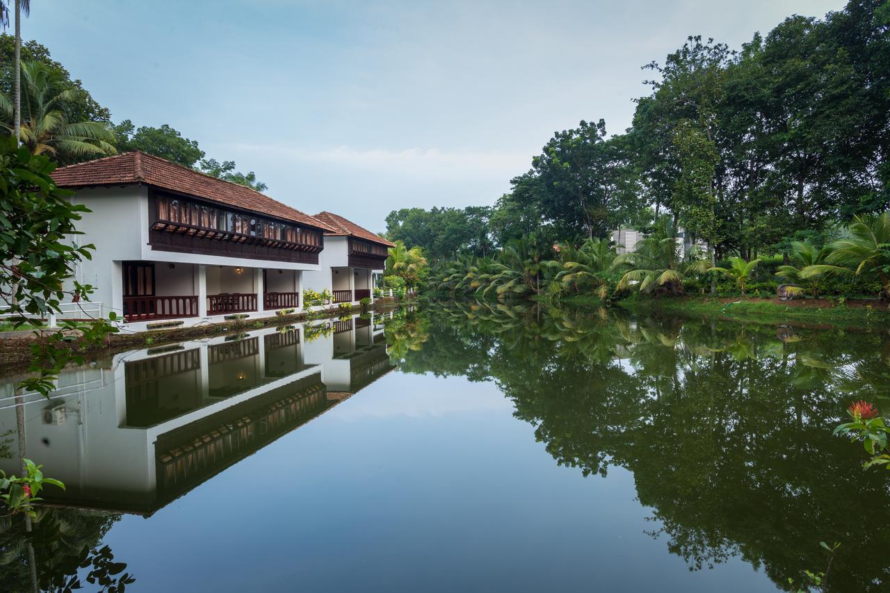 The Windsor Castle Hotel Kottayam Exterior photo